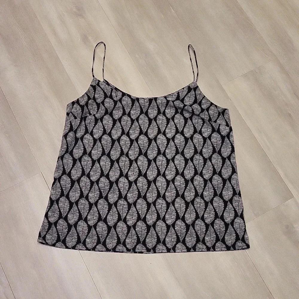 Merona Cami Spaghetti Strap Tank Black‎ White Leaves Womens Size Medium